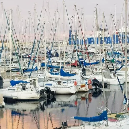 펜션 D'exception Au Bord De L'etang A *