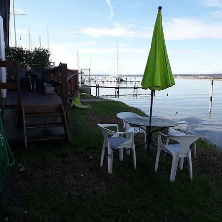 D'exception Au Bord De L'etang A * 세테